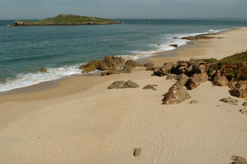 Hotel Parque De Campismo Da Ilha Do Pessegueiro Porto Covo Habitación foto